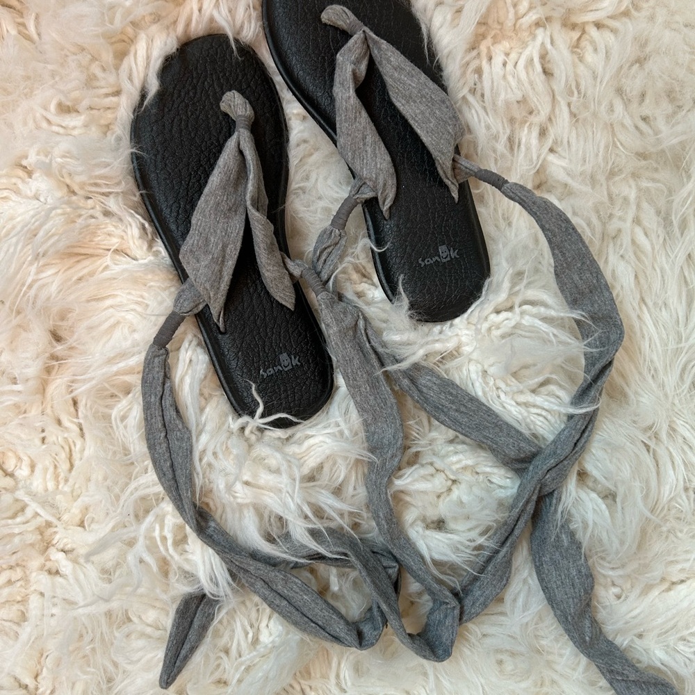 Sanuk Black and Gray Ankle Wrap Sandals